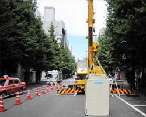 室外機搬入