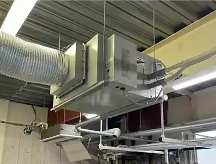 ダクト接続されたスポットエアコンユニット